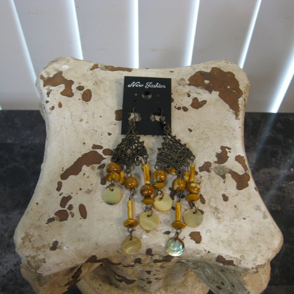 NWT brown beaded shell boho earrings